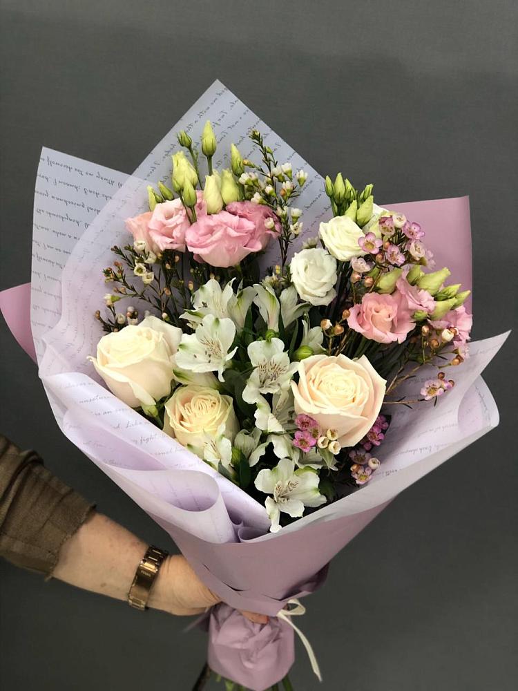 Букет цветов из: Альстромерии, Розы и Лизиантусы в Языково