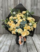 Букет цветов из:  Розы и Лизиантусы #REPLACE_PRED# Языково