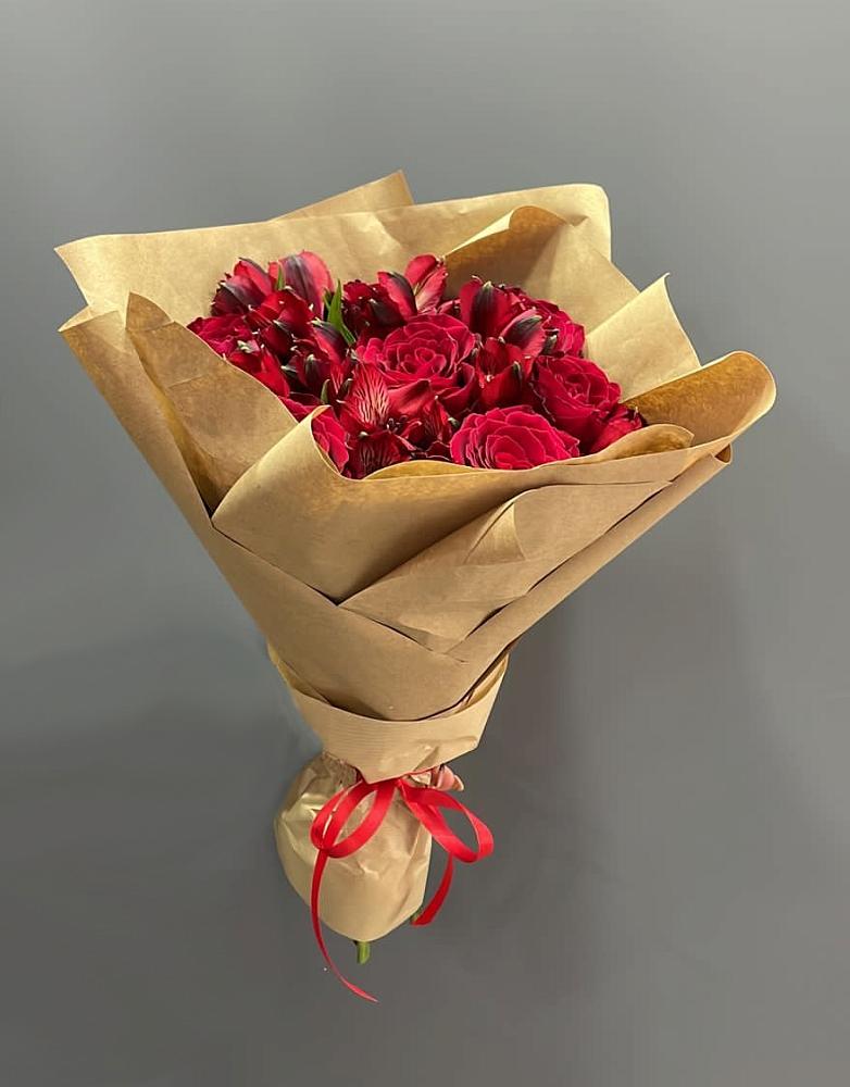 Букет цветов из: Альстромерии и Розы в Языково