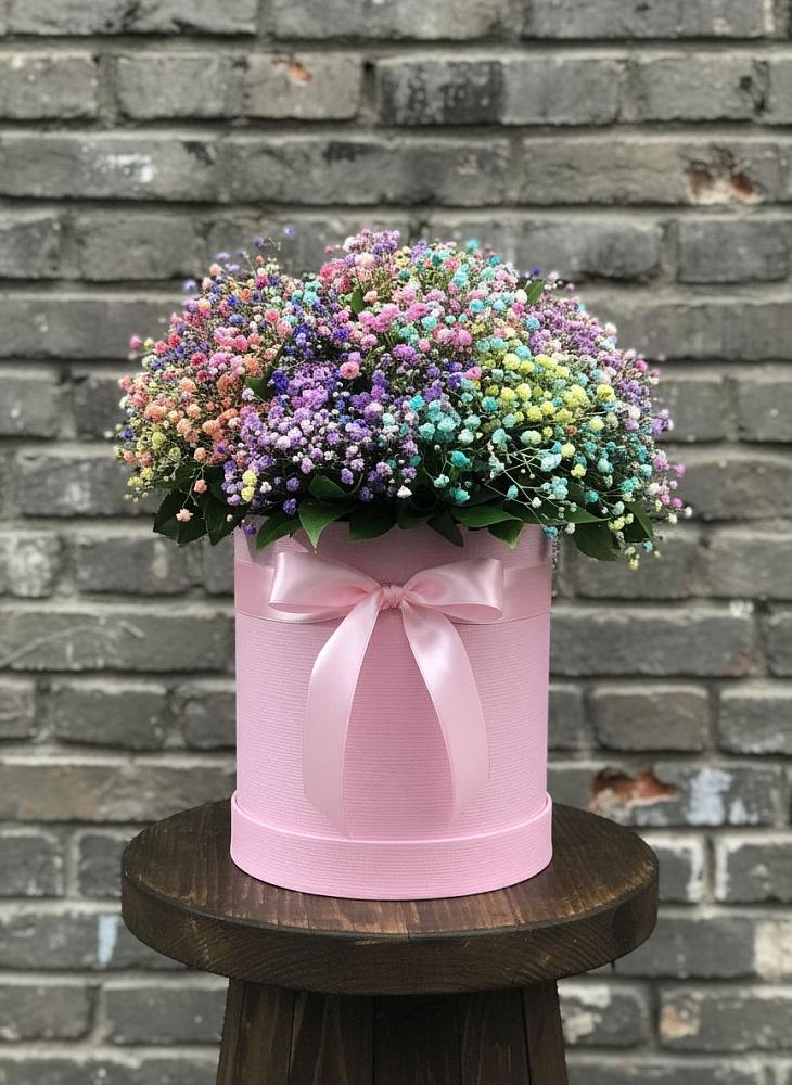 Цветочная композиция из Гипсофила и Розы в шляпной коробке в Языково