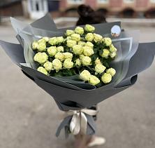 Букет Белые кустовые розы Солинеро в Языково