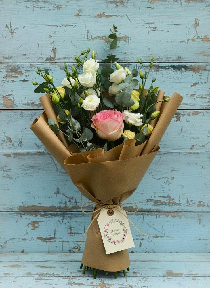 Букет цветов из: Розы и Лизиантусы в Языково