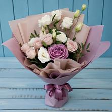 Букет цветов из:  Розы и Лизиантусы #REPLACE_PRED# Языково