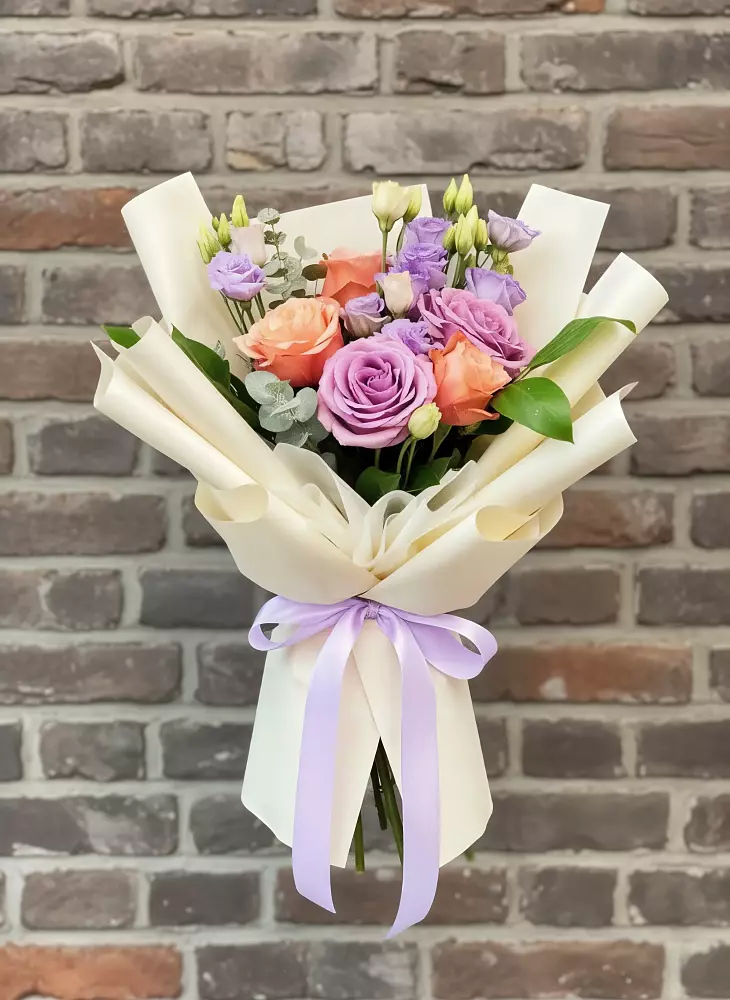 Букет цветов из: Лизиантусы и Розы в Языково