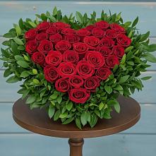 Цветочная композиция из Розы в виде сердца в Языково