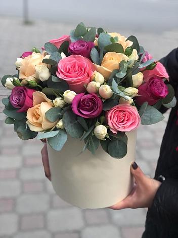 Цветочная композиция из Розы в шляпной коробке в Языково