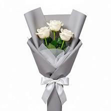 Букет 3 белые розы в Языково