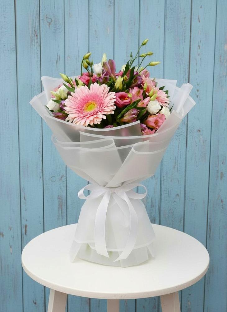 Букет цветов из: Герберы, Альстромерии и Лизиантусы в Языково