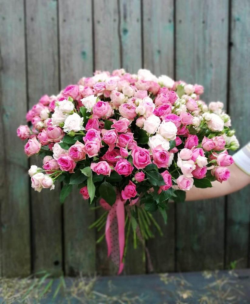 Букет Розовые кустовые розы Натали и Лав Лидия в Языково