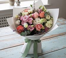 Букет цветов из:  Розы, Лизиантусы и Гвоздики #REPLACE_PRED# Языково