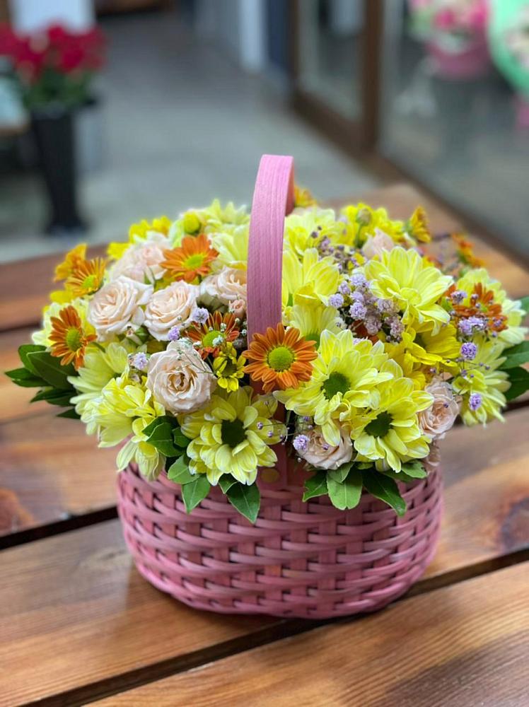 Цветочная композиция из Хризантемы и Розы в корзине в Языково