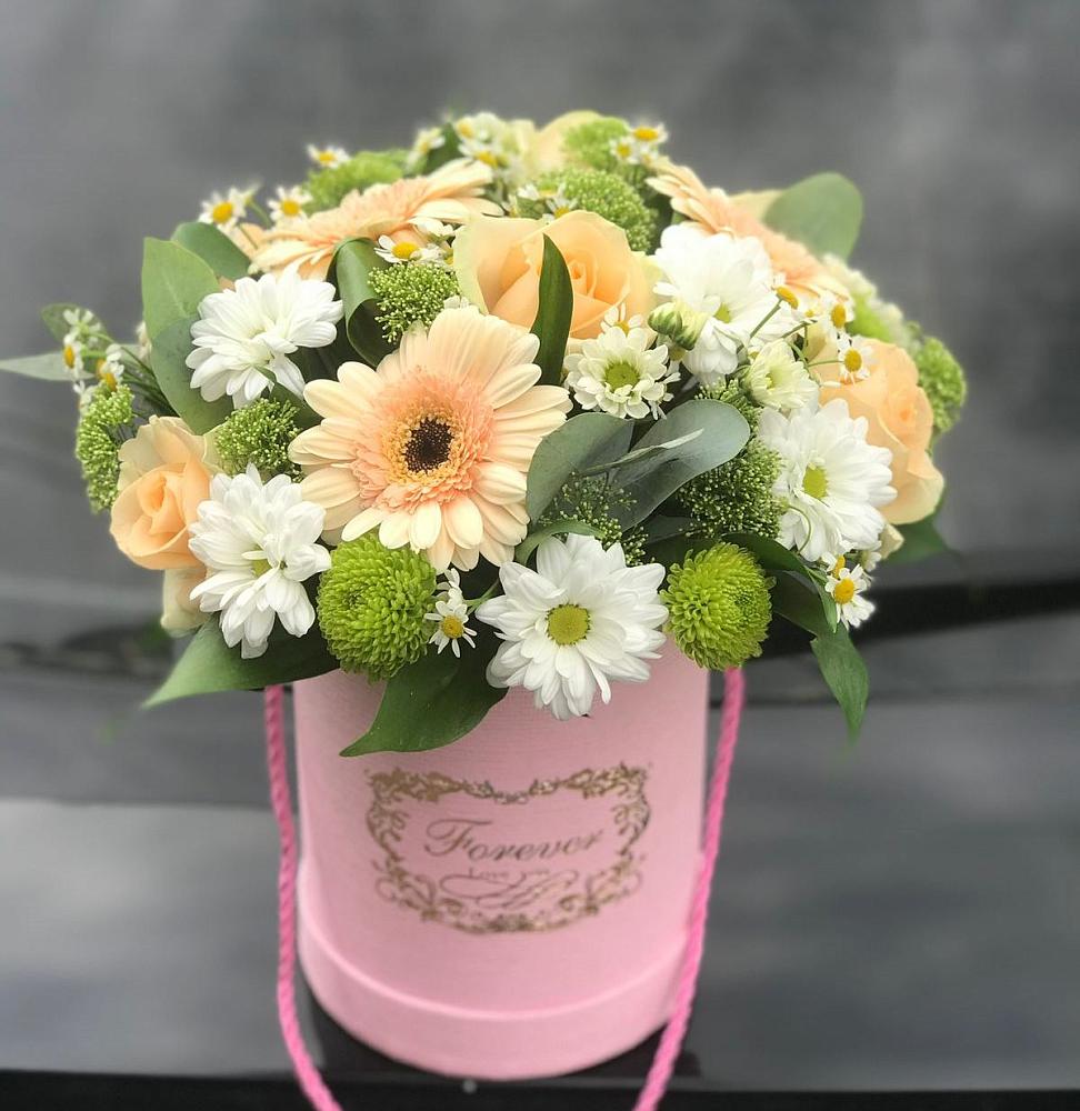 Цветочная композиция из Розы, Герберы и Хризантемы в шляпной коробке в Языково