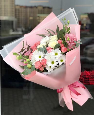 Букет цветов из: Розы, Лизиантусы и Хризантемы в Языково